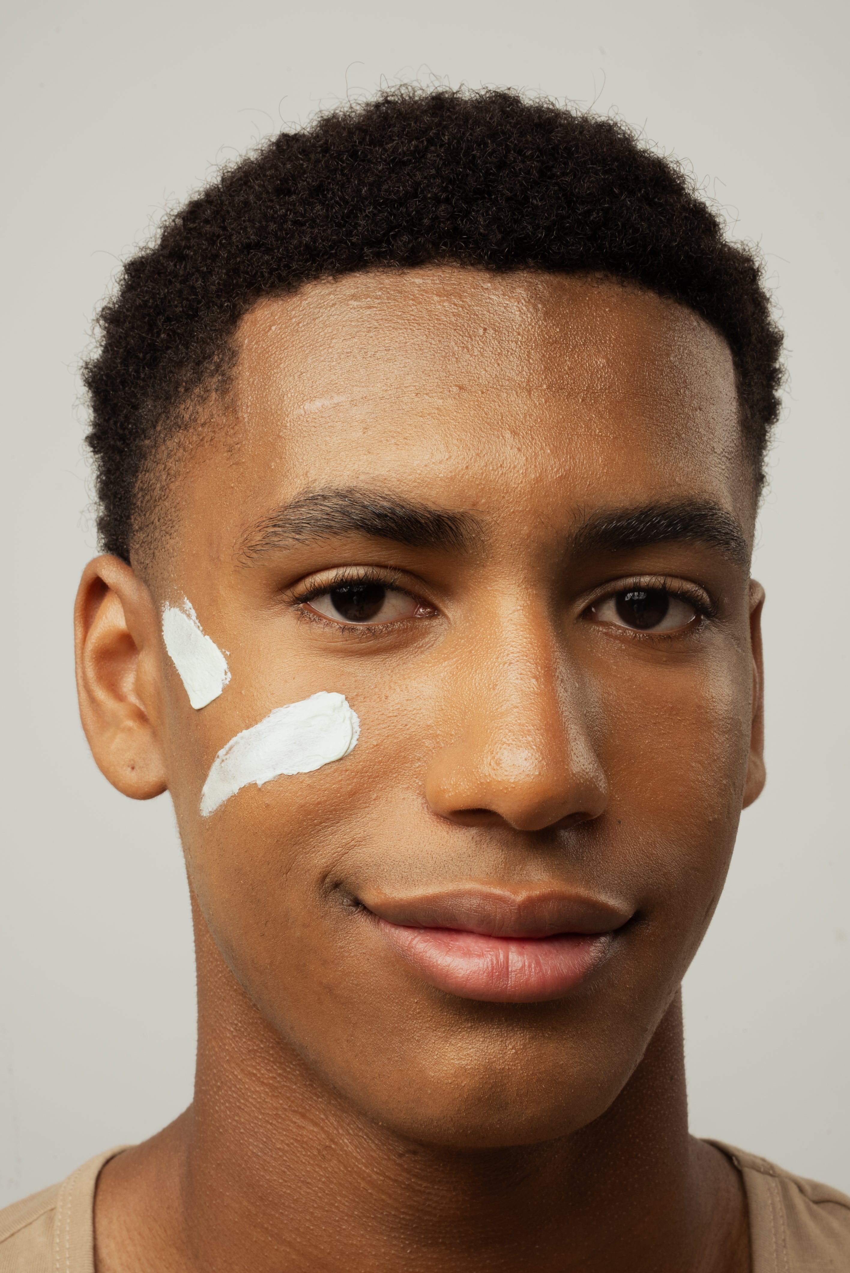 Routine de soins du visage pour les peaux grasses