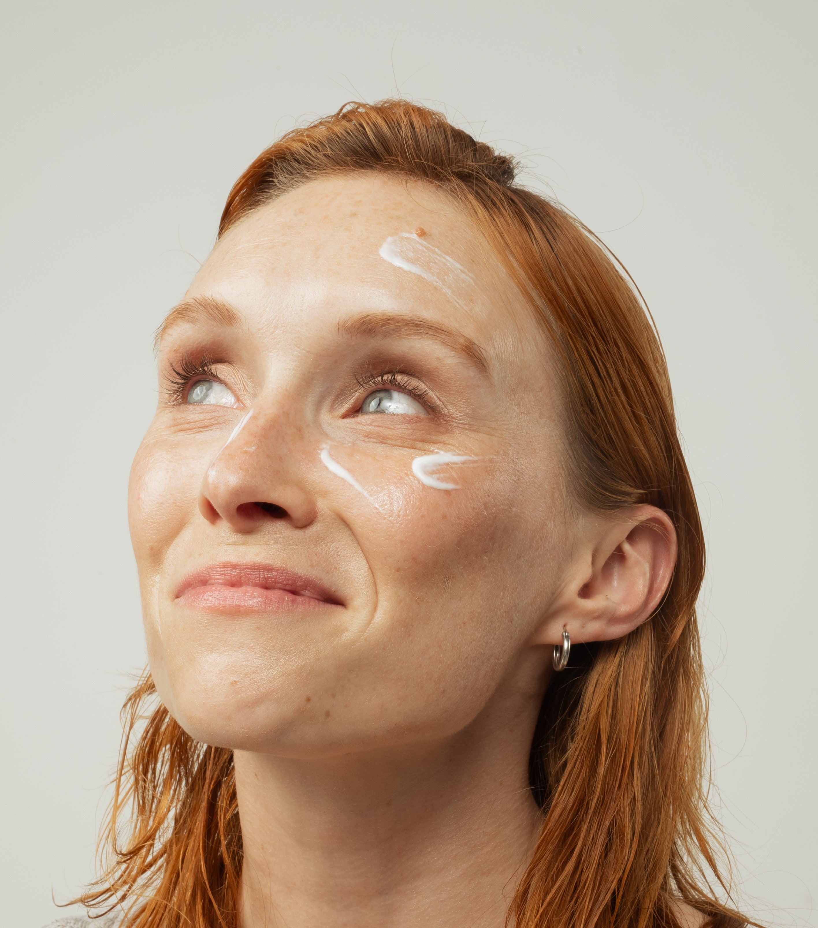 Routine de soins du visage pour les peaux normales