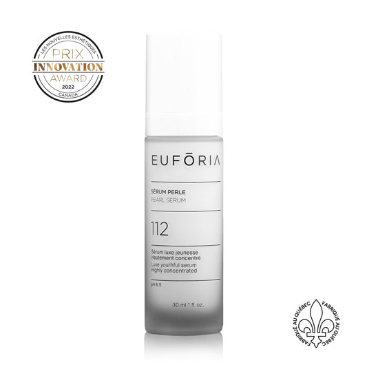 Flacon de Sérum Perle #112, 30 ml, avec étiquette indiquant "Sérum luxe jeunesse", "Haute concentration", décoré du prix "Innovation Award 2022" et du label "Fabriqué au Québec".
